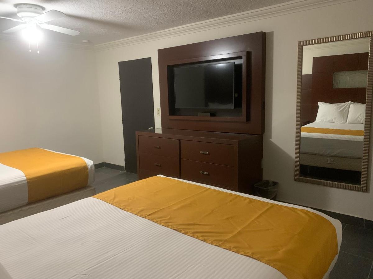 Hotel Los Arcos เม็กซิกาลิ ภายนอก รูปภาพ