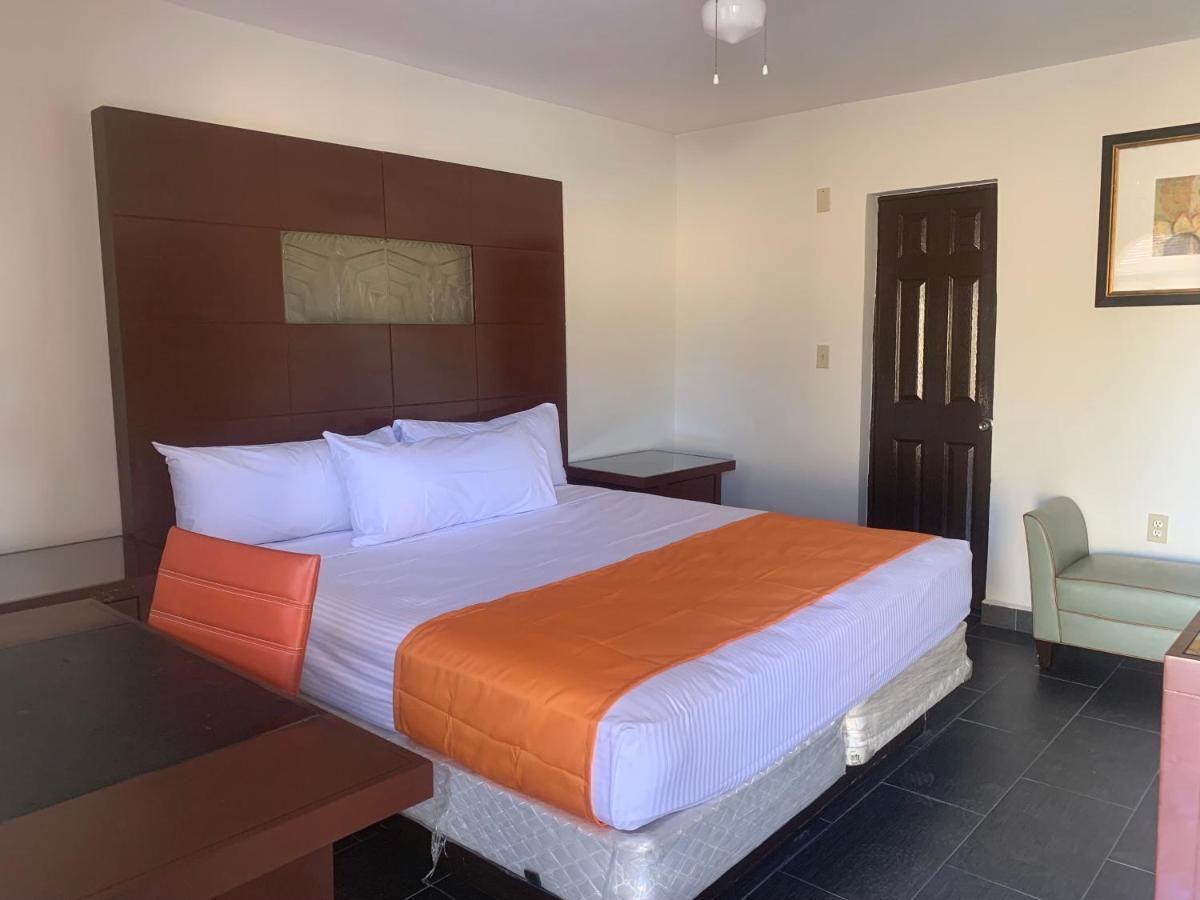 Hotel Los Arcos เม็กซิกาลิ ภายนอก รูปภาพ