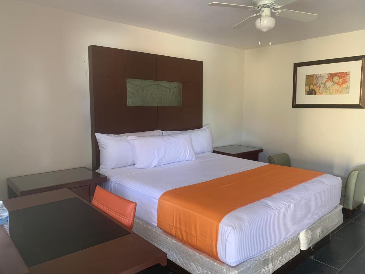 Hotel Los Arcos เม็กซิกาลิ ภายนอก รูปภาพ