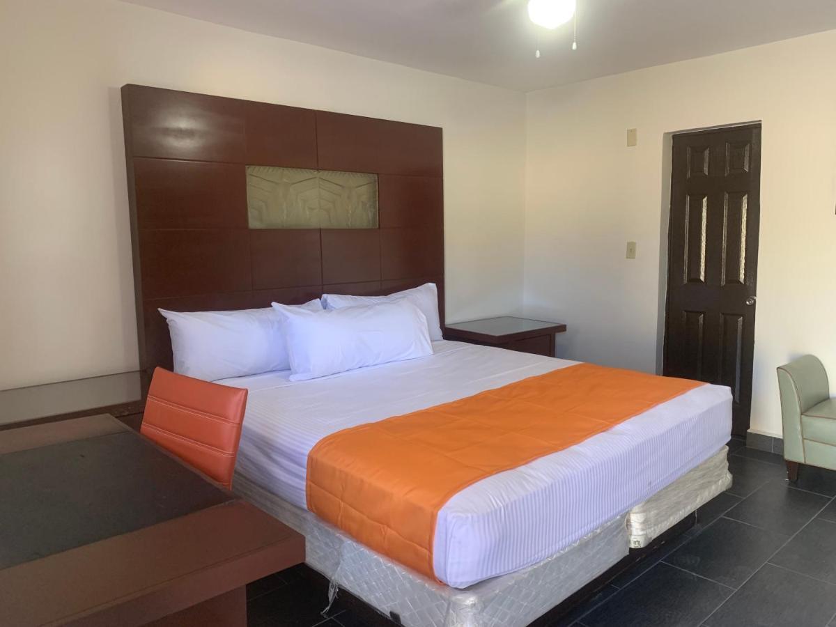 Hotel Los Arcos เม็กซิกาลิ ภายนอก รูปภาพ